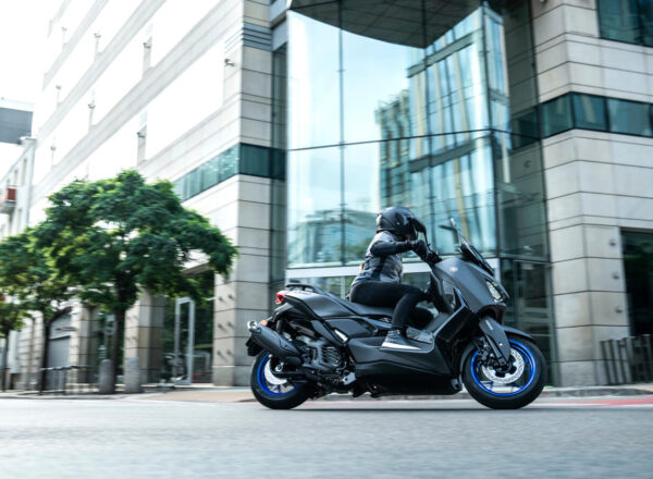 2025 XMAX 125