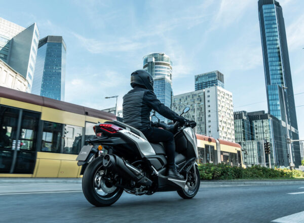 2025 XMAX 300 Tech MAX+