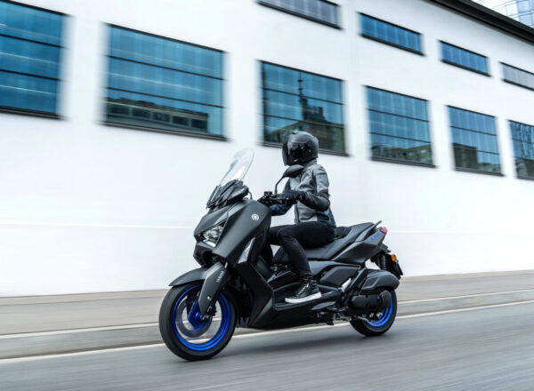 2025 XMAX 125