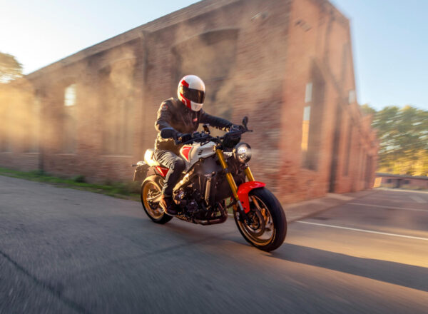 2025 XSR900