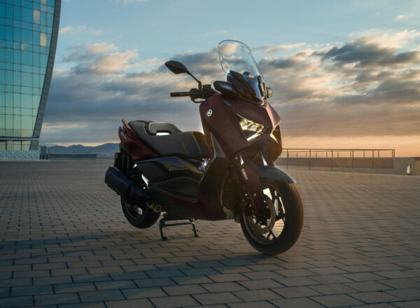 2024 XMAX 300 Tech MAX