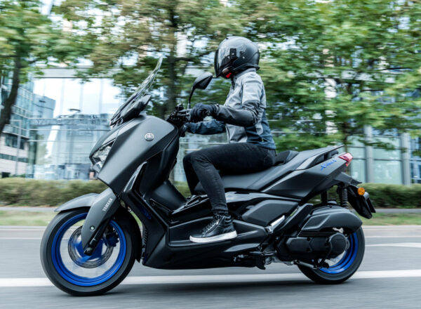 2025 XMAX 125