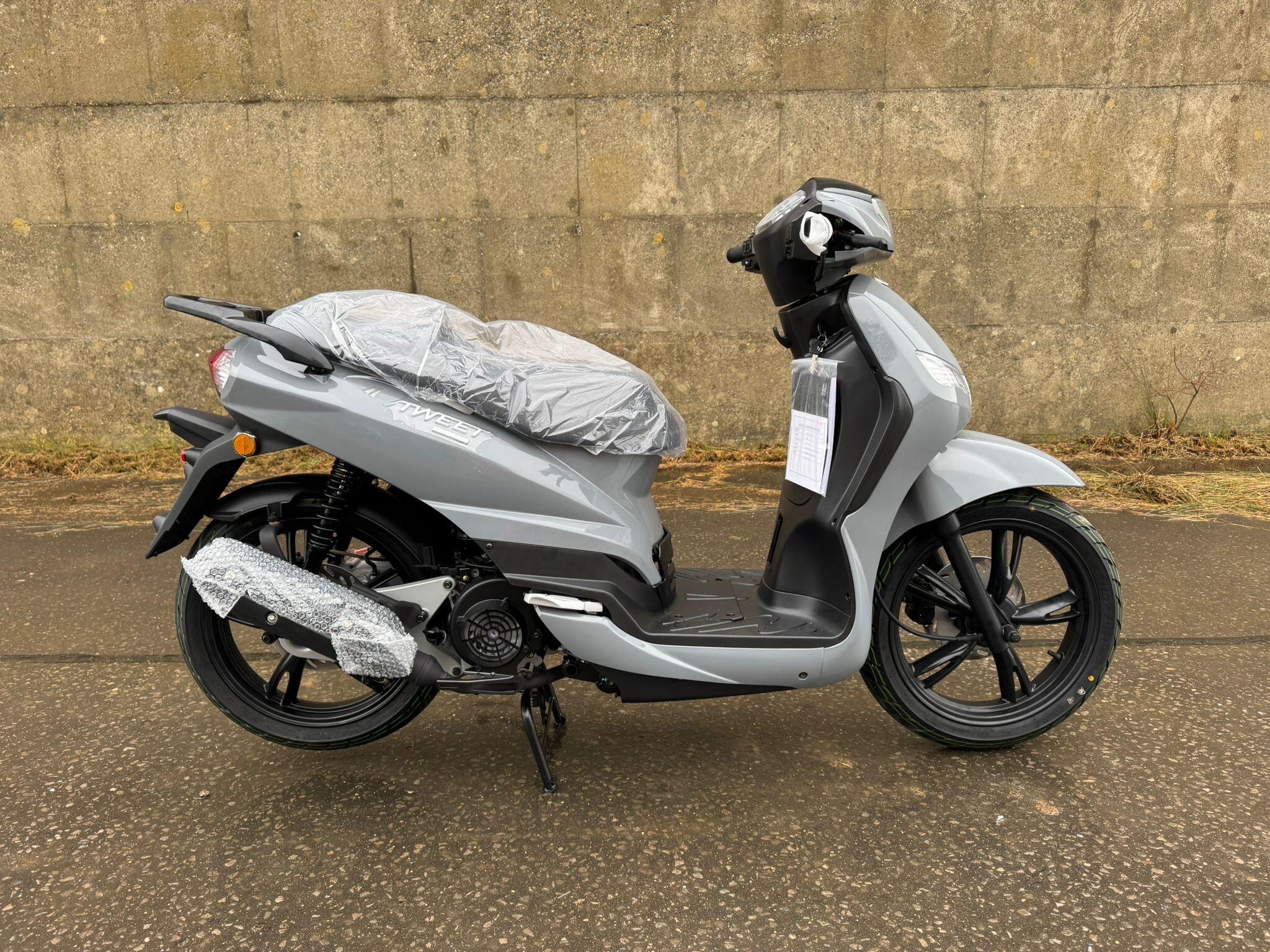 New Peugeot Tweet 125