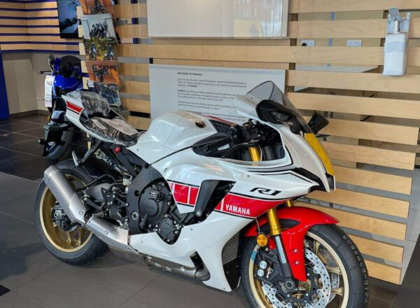 New Yamaha R1