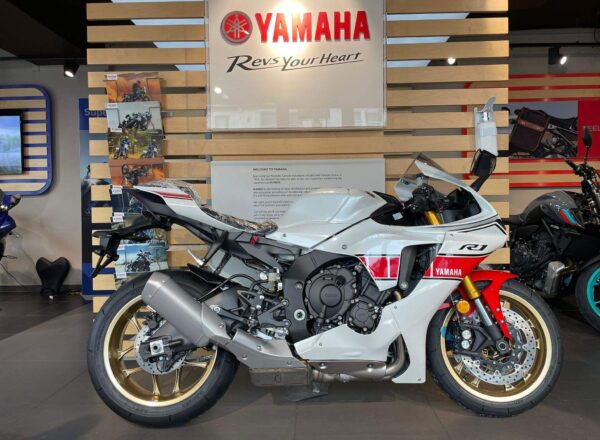 New Yamaha R1