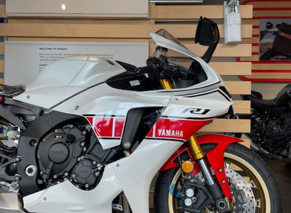 New Yamaha R1