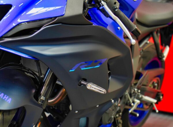 New Yamaha R7