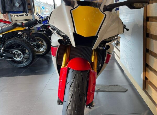 New Yamaha R1