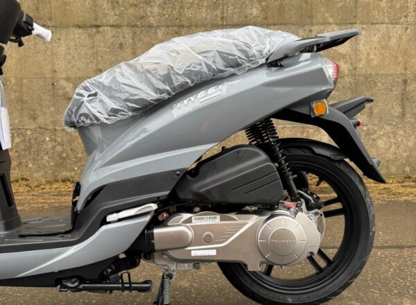 New Peugeot Tweet 125
